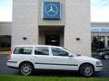 2001 White Volvo V70 T5  photo #5