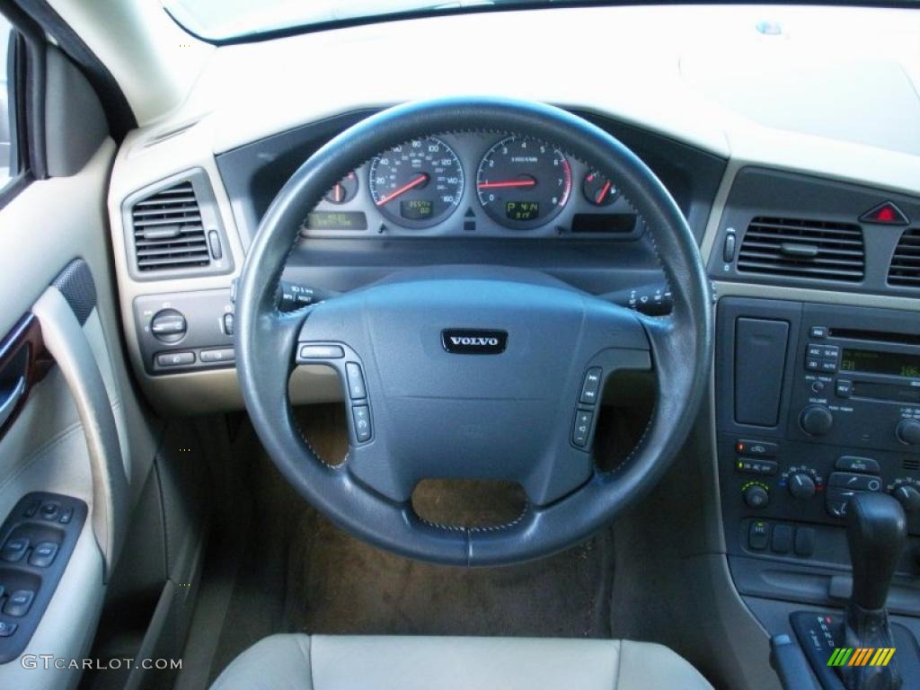 2001 Volvo V70 T5 Beige Steering Wheel Photo #38742528