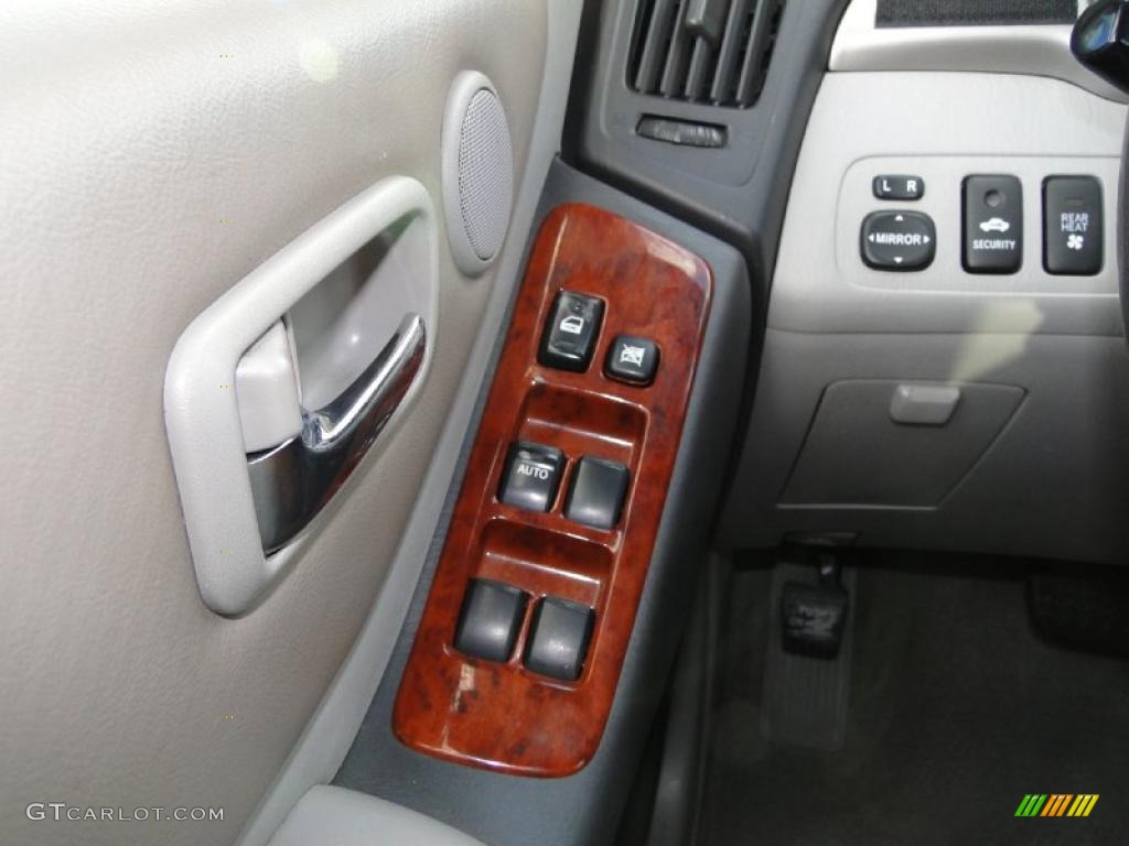 2004 Toyota Highlander Limited V6 Controls Photo #38742676