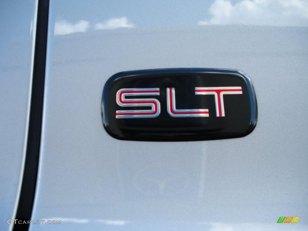 2004 GMC Yukon XL 1500 SLT Marks and Logos Photos