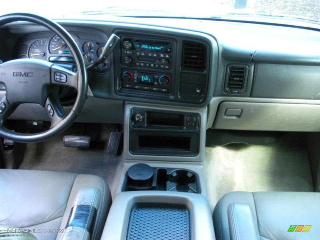 2004 GMC Yukon XL 1500 SLT Pewter/Dark Pewter Dashboard Photo #38743656