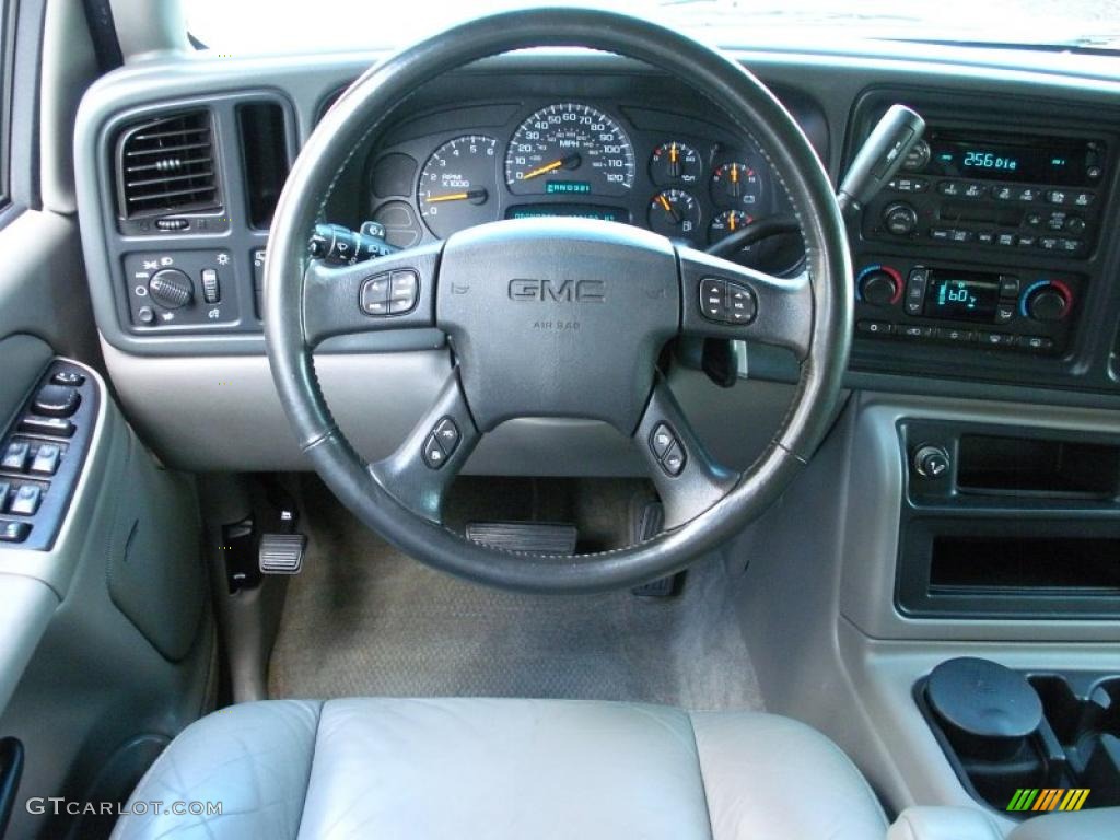 2004 GMC Yukon XL 1500 SLT Pewter/Dark Pewter Steering Wheel Photo #38743668