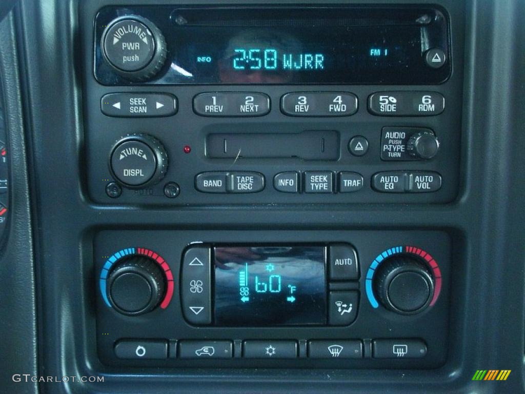 2004 GMC Yukon XL 1500 SLT Controls Photos