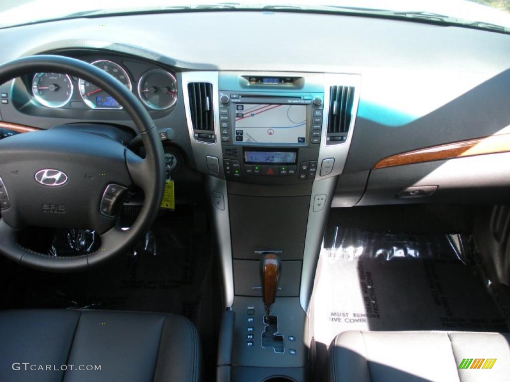 2009 Hyundai Sonata Limited Gray Dashboard Photo #38745452
