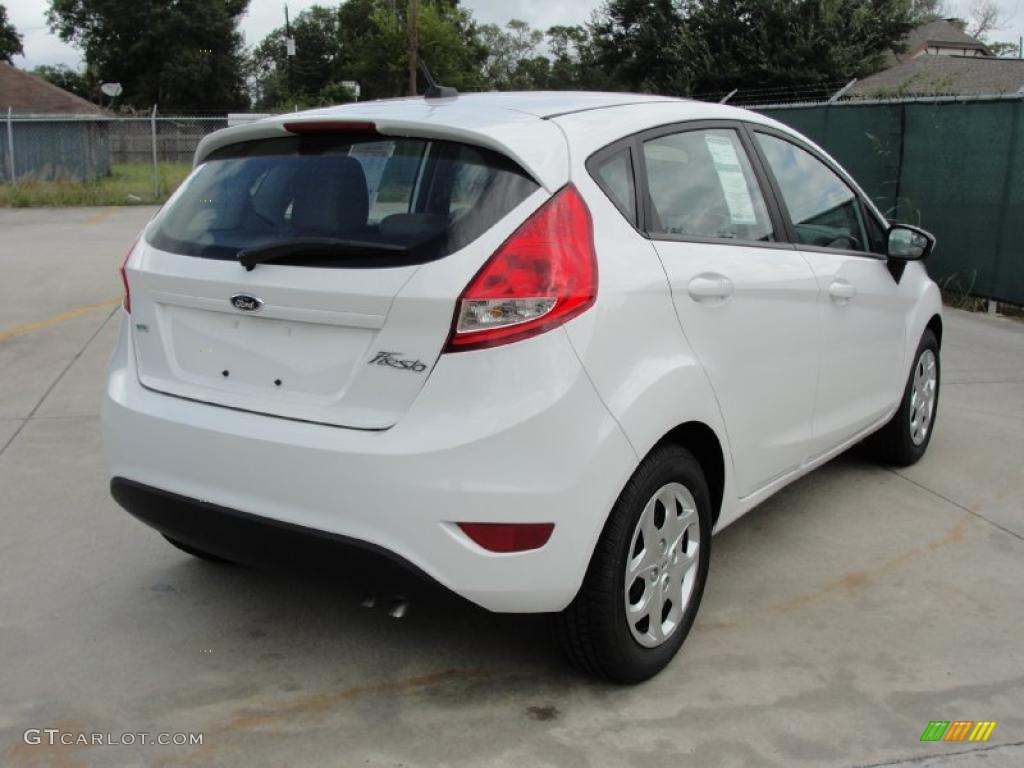 2011 Fiesta SE SFE Hatchback - Oxford White / Light Stone/Charcoal Black Cloth photo #3