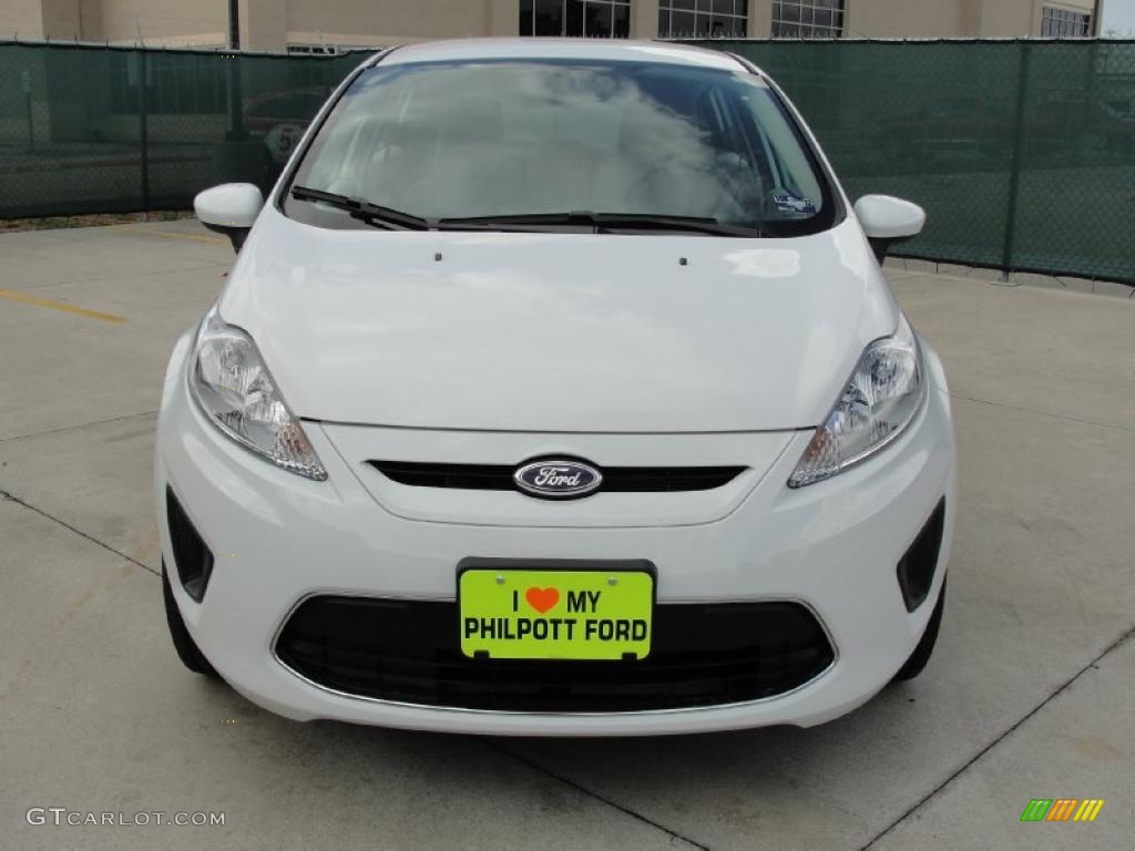 2011 Fiesta SE SFE Hatchback - Oxford White / Light Stone/Charcoal Black Cloth photo #8