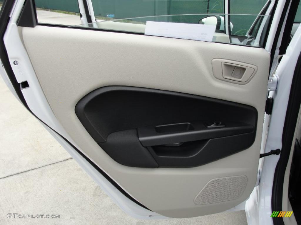 2011 Fiesta SE SFE Hatchback - Oxford White / Light Stone/Charcoal Black Cloth photo #18
