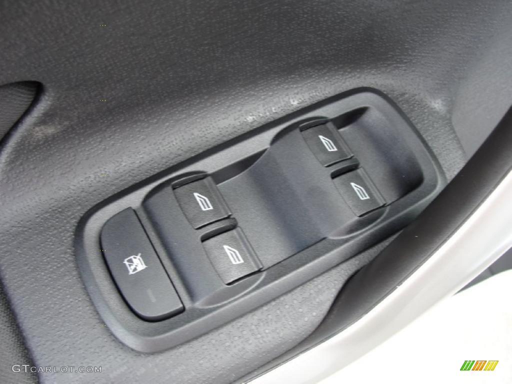 2011 Fiesta SE SFE Hatchback - Oxford White / Light Stone/Charcoal Black Cloth photo #21