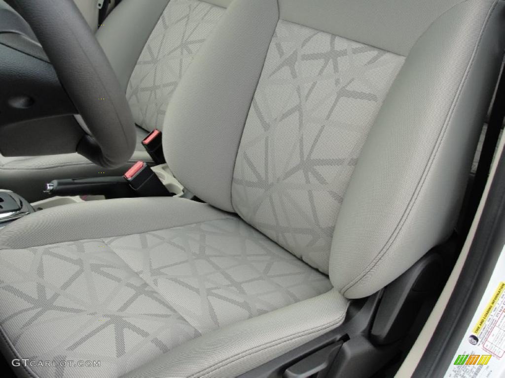 2011 Fiesta SE SFE Hatchback - Oxford White / Light Stone/Charcoal Black Cloth photo #22