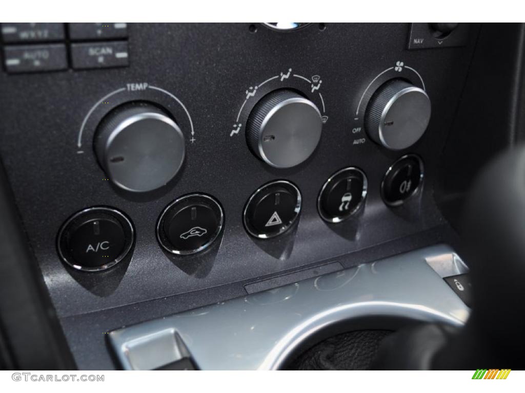 2007 Aston Martin V8 Vantage Coupe Controls Photo #38751656