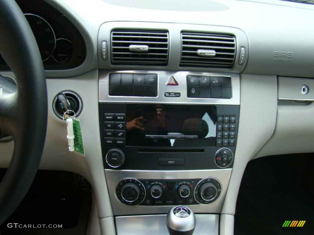 2006 Mercedes-Benz C 230 Sport Controls Photo #38752304