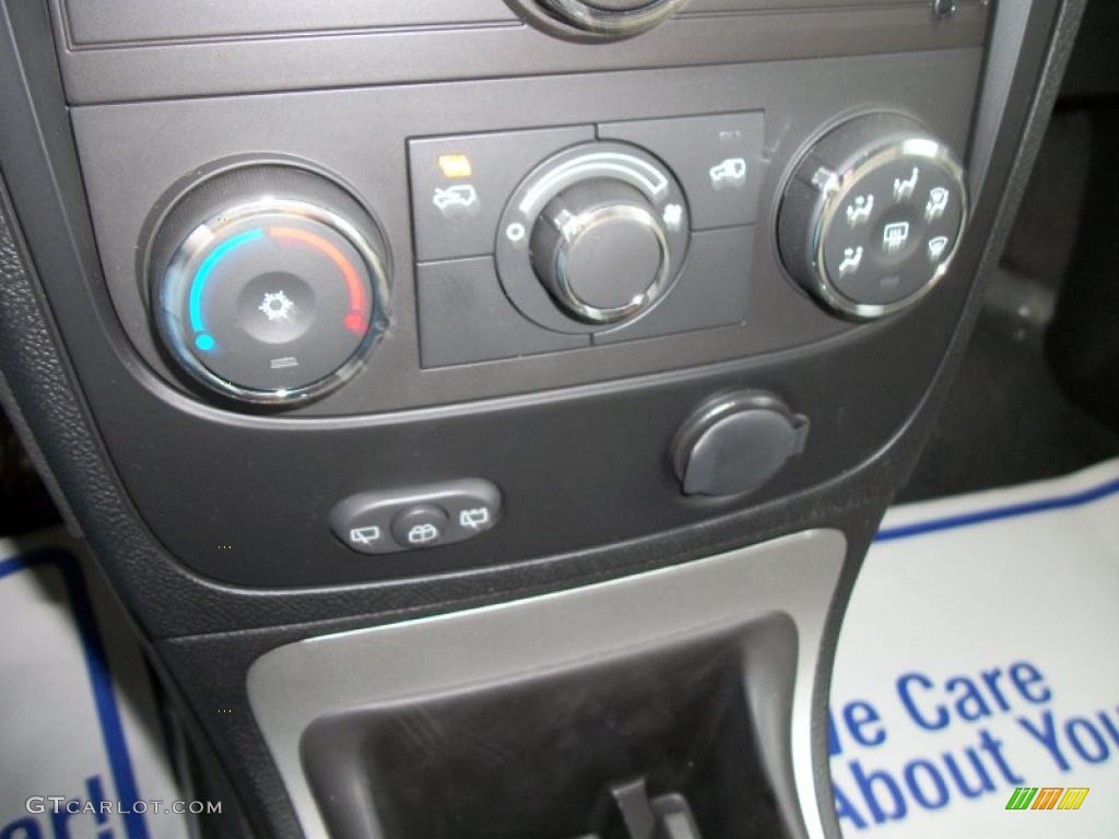 2011 Chevrolet HHR LS Controls Photo #38754000