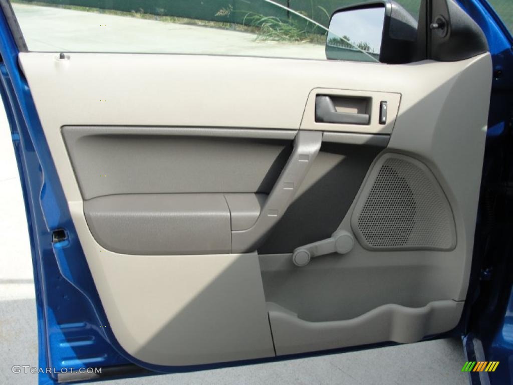 2011 Ford Focus S Sedan Medium Stone Door Panel Photo #38754532