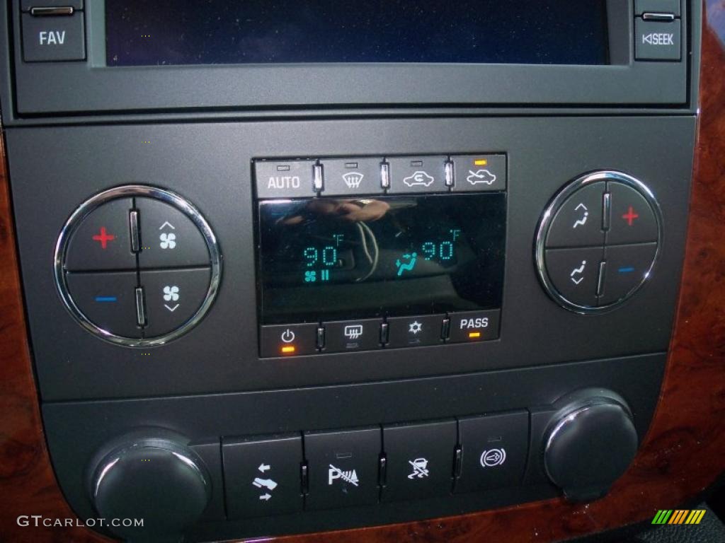 2011 Chevrolet Silverado 2500HD LTZ Crew Cab 4x4 Controls Photo #38754644