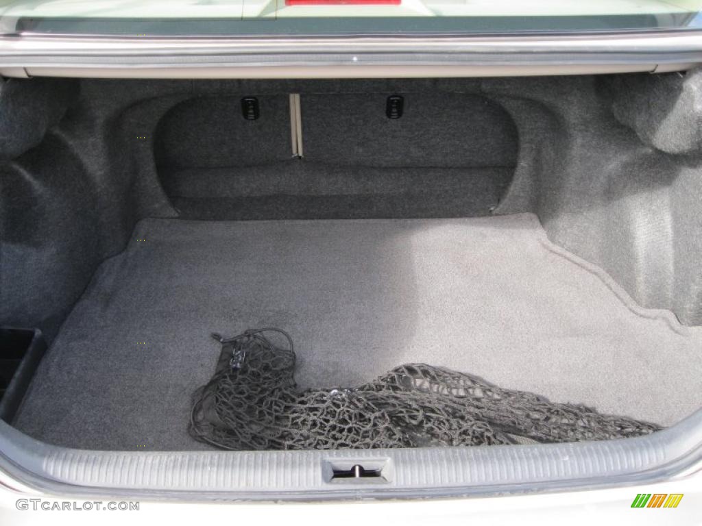 2003 Toyota Camry LE Trunk Photo #38756354