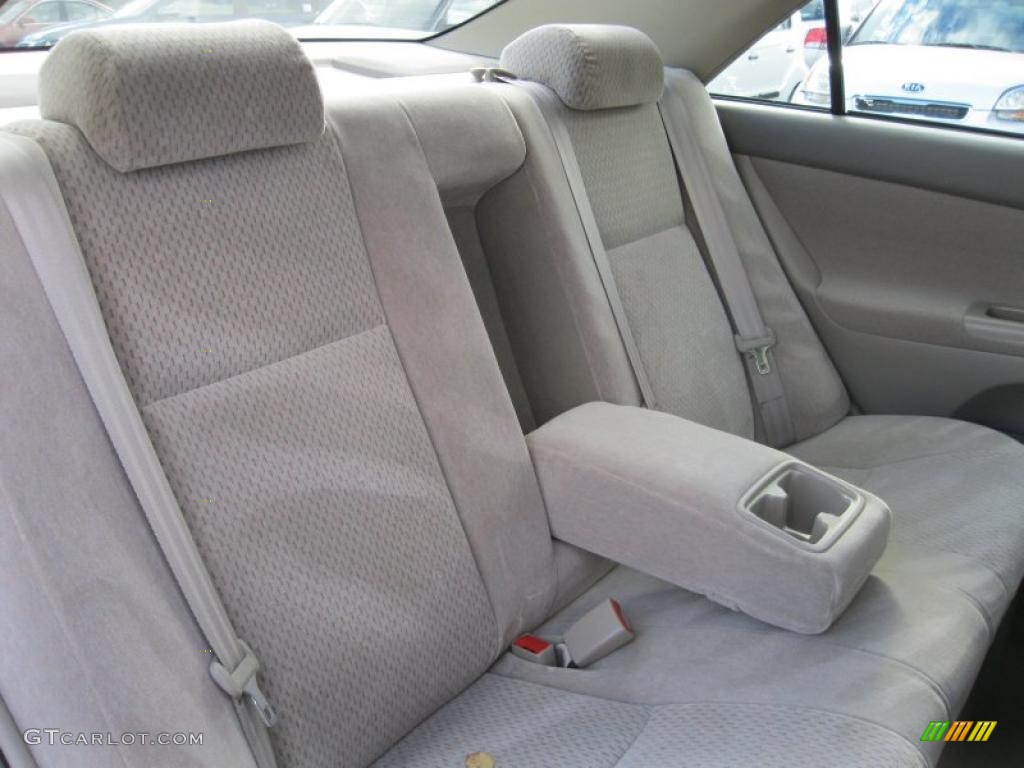 Taupe Interior 2003 Toyota Camry LE Photo #38756420