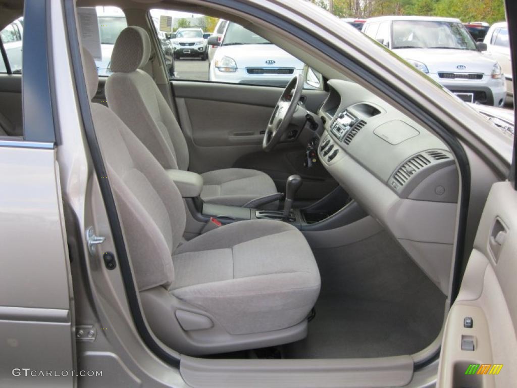 Taupe Interior 2003 Toyota Camry LE Photo #38756564