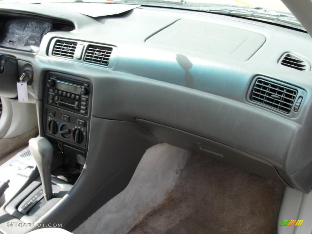 2001 Camry LE - Antique Sage Pearl / Gray photo #23