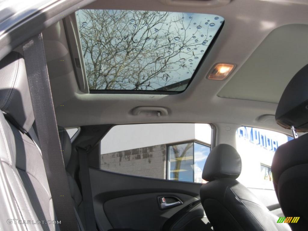 2010 Hyundai Tucson Limited AWD Sunroof Photos