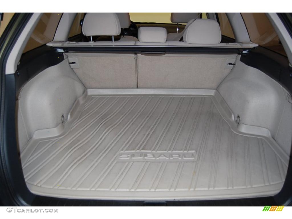 2005 Subaru Outback 2.5i Wagon Trunk Photos