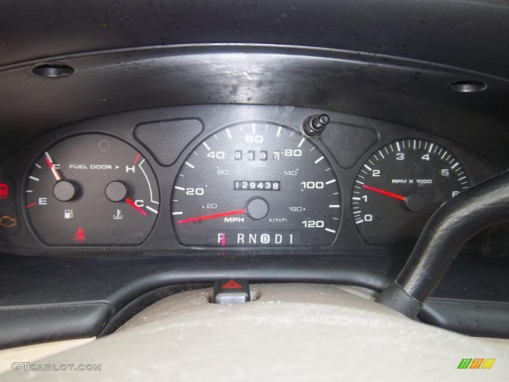 2001 Ford Taurus SES Gauges Photo #38769206