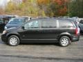2008 Brilliant Black Crystal Pearlcoat Chrysler Town & Country Touring Signature Series  photo #14