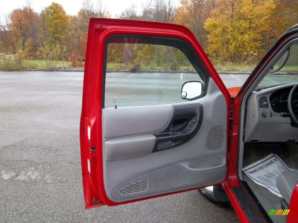 1998 Ford Ranger XLT Extended Cab 4x4 Medium Graphite Door Panel Photo #38770286