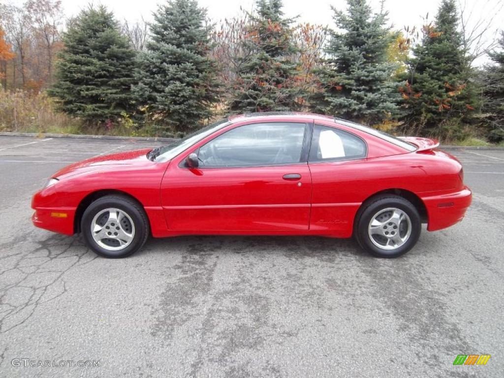 Victory Red 2004 Pontiac Sunfire Coupe Exterior Photo #38770402