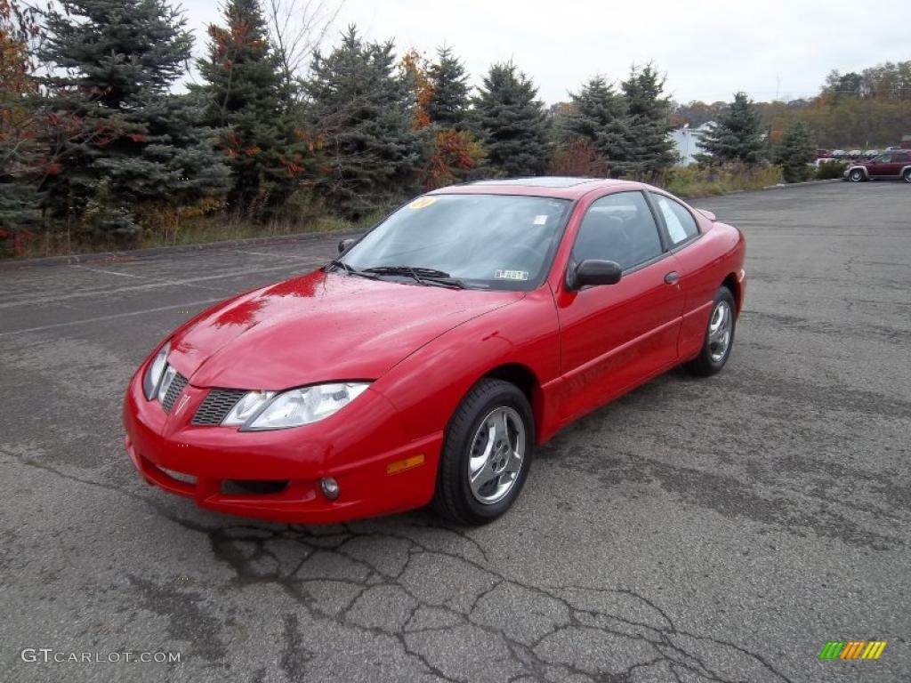 2004 Sunfire Coupe - Victory Red / Graphite photo #3