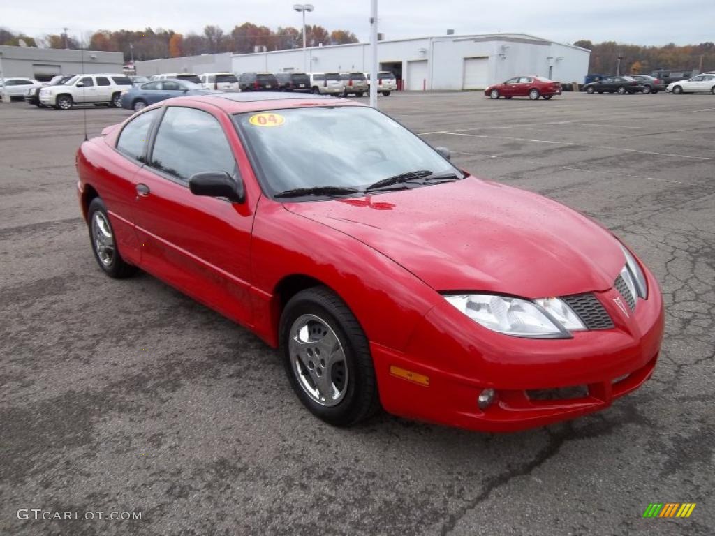 Victory Red 2004 Pontiac Sunfire Coupe Exterior Photo #38770462