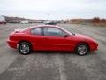 2004 Victory Red Pontiac Sunfire Coupe  photo #7