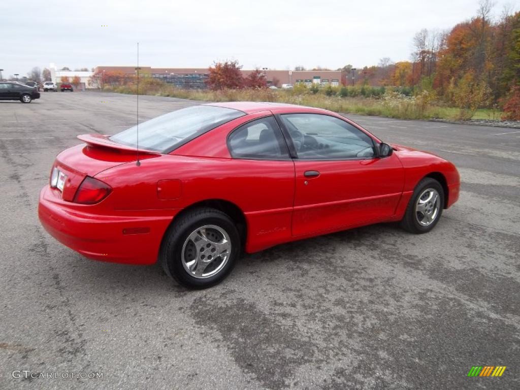 2004 Sunfire Coupe - Victory Red / Graphite photo #8