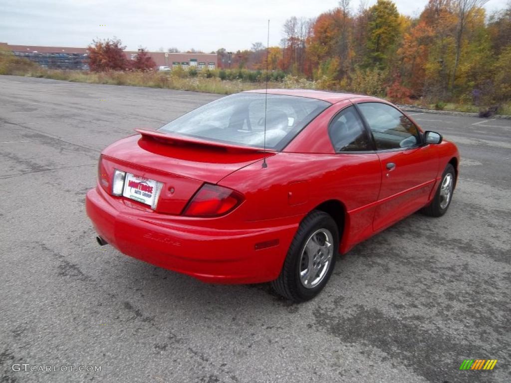 2004 Sunfire Coupe - Victory Red / Graphite photo #9