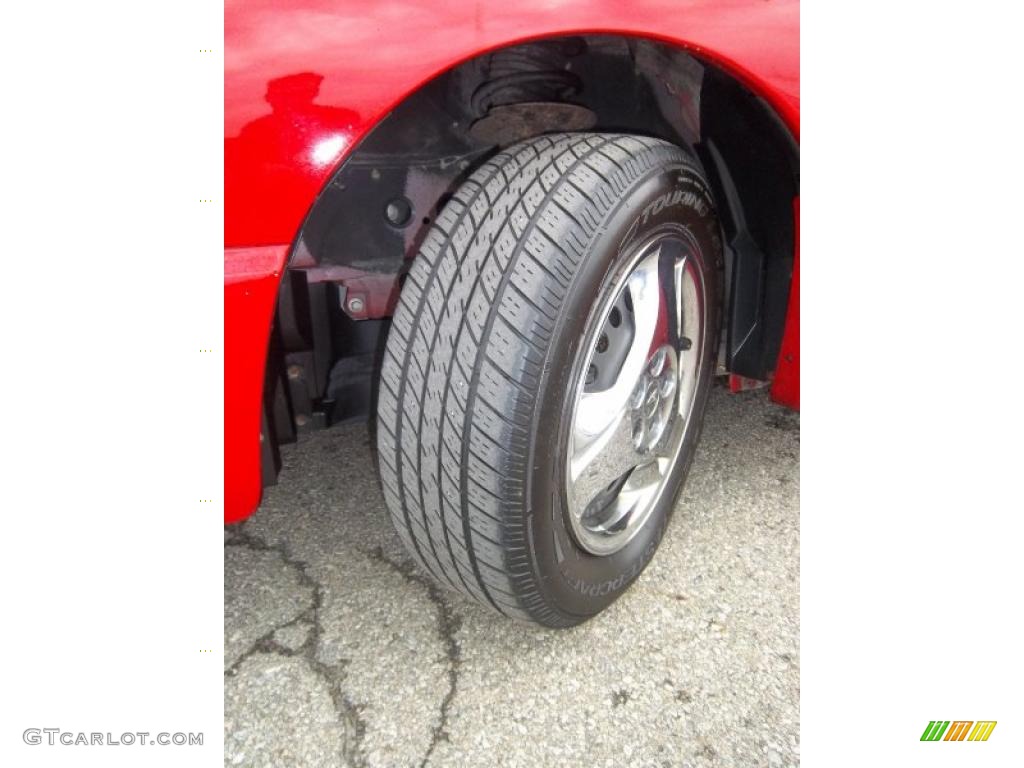 2004 Sunfire Coupe - Victory Red / Graphite photo #13