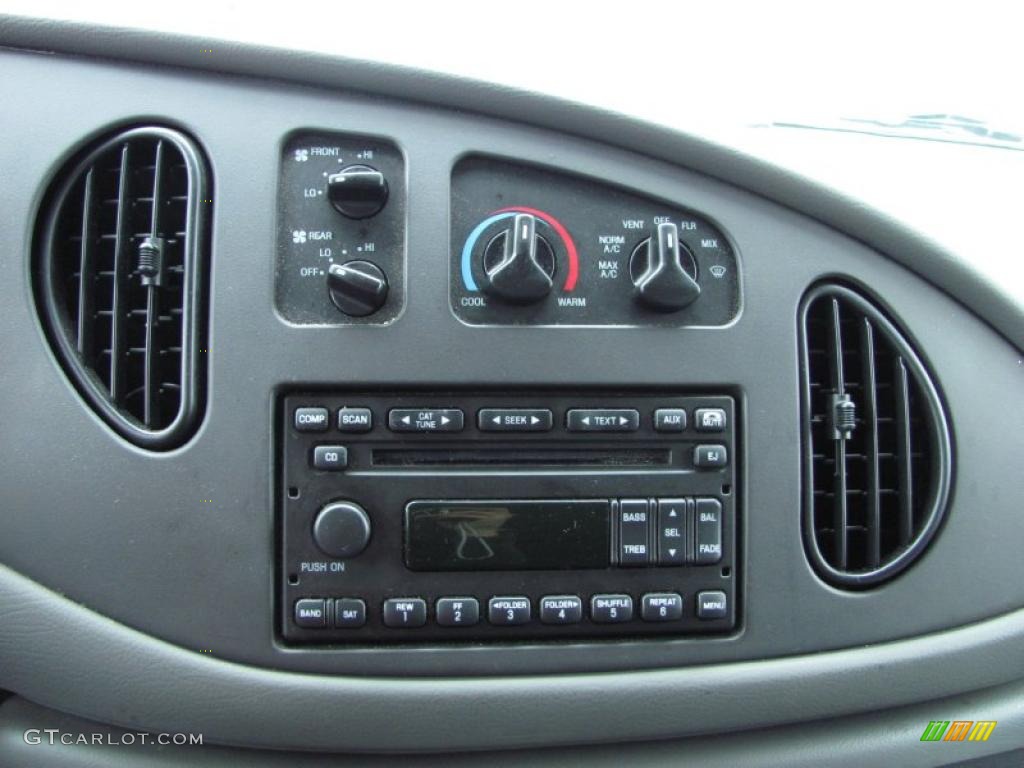 2006 Ford E Series Van E350 XLT 15 Passenger Controls Photo #38771634