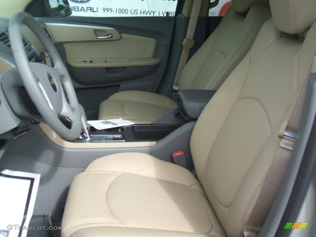 Cashmere/Dark Gray Interior 2011 Chevrolet Traverse LT Photo #38771874