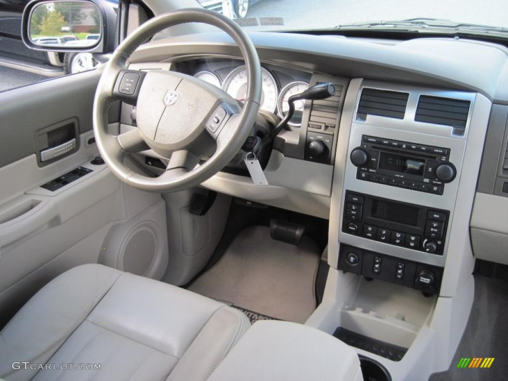 2004 Durango Limited 4x4 - Light Khaki Metallic / Khaki photo #8