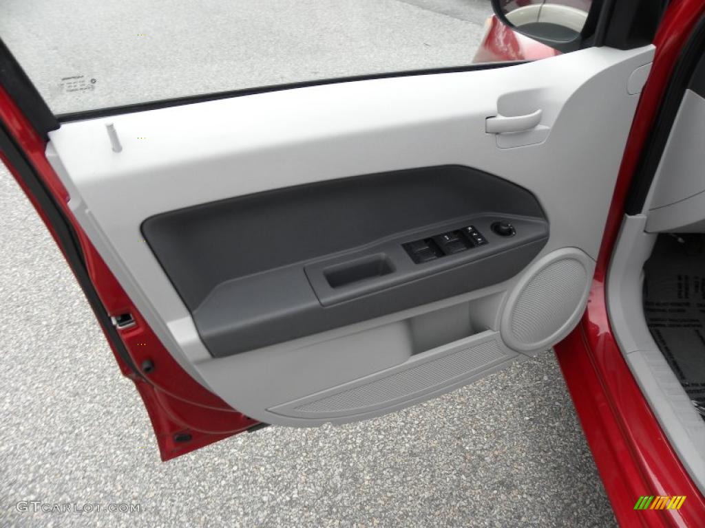 2007 Dodge Caliber SXT Pastel Slate Gray Door Panel Photo #38775359