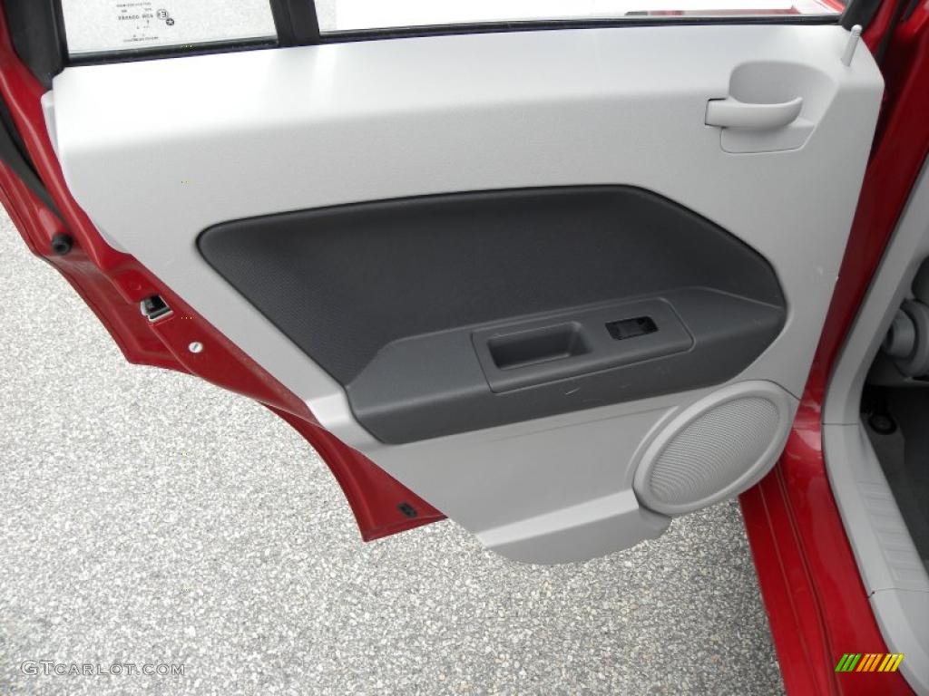2007 Dodge Caliber SXT Pastel Slate Gray Door Panel Photo #38775443