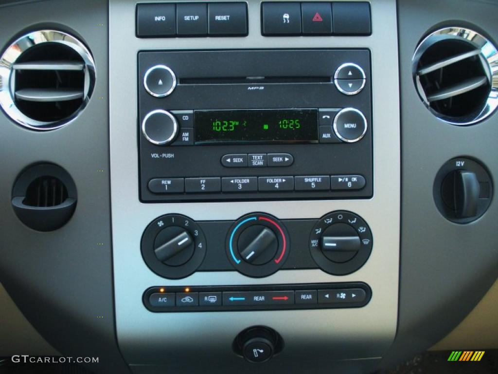 2011 Ford Expedition XLT Controls Photo #38776435