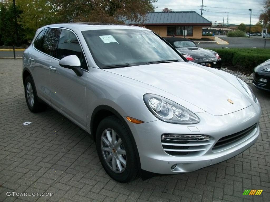 Classic Silver Metallic 2011 Porsche Cayenne Standard Cayenne Model Exterior Photo #38779076