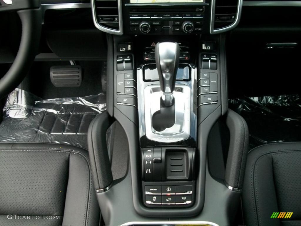 2011 Cayenne  - Classic Silver Metallic / Black photo #19