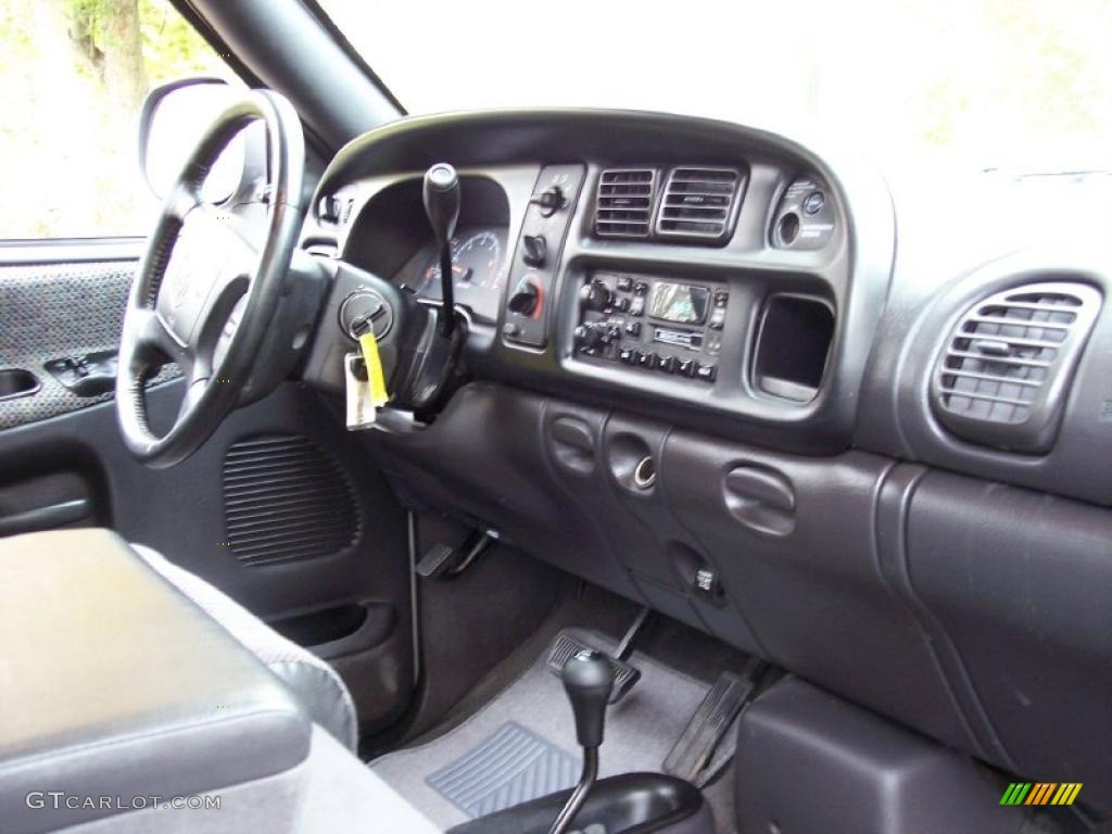 2001 Dodge Ram 2500 SLT Regular Cab 4x4 Mist Gray Dashboard Photo #38779420