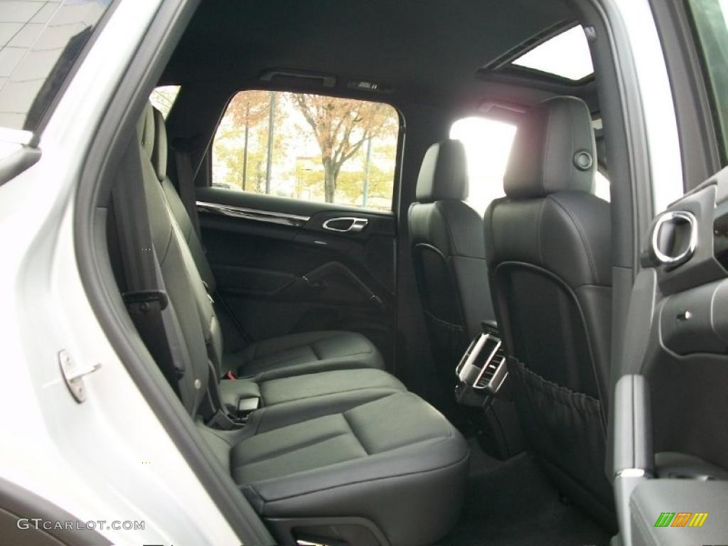 2011 Cayenne  - Classic Silver Metallic / Black photo #24