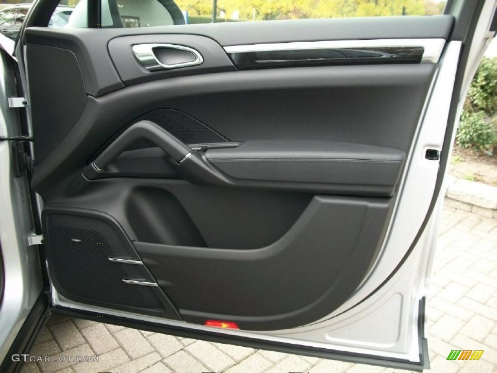 2011 Porsche Cayenne Standard Cayenne Model Black Door Panel Photo #38779460