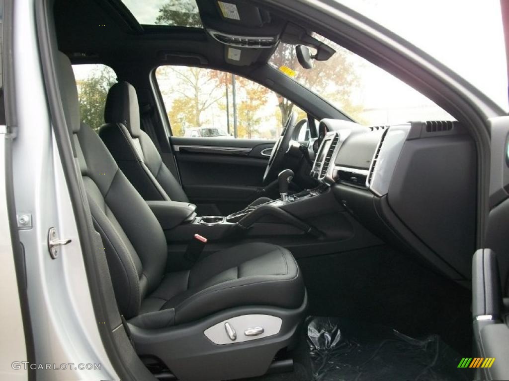 2011 Cayenne  - Classic Silver Metallic / Black photo #28