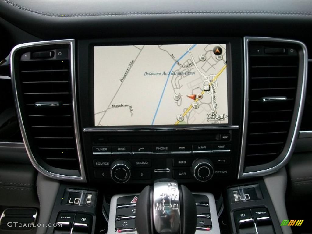 2011 Porsche Panamera 4S Controls Photo #38780040