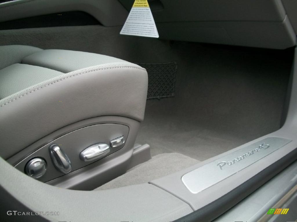 2011 Panamera 4S - Platinum Silver Metallic / Platinum Grey photo #28