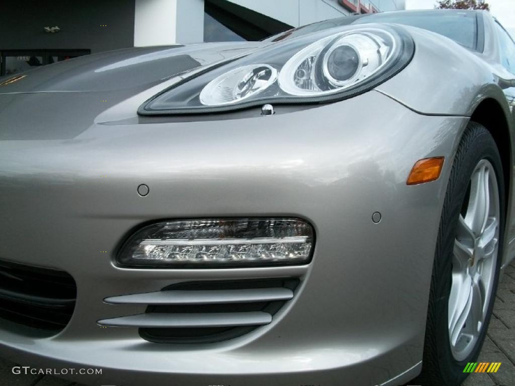 2011 Panamera 4S - Platinum Silver Metallic / Platinum Grey photo #31