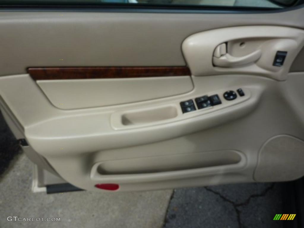 2002 Chevrolet Impala Standard Impala Model Neutral Door Panel Photo #38784461